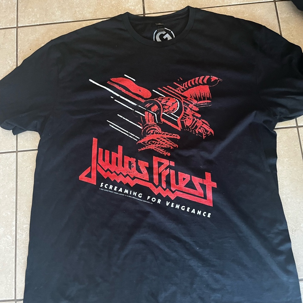 Gildan Black and Red Short Sleeve Tee